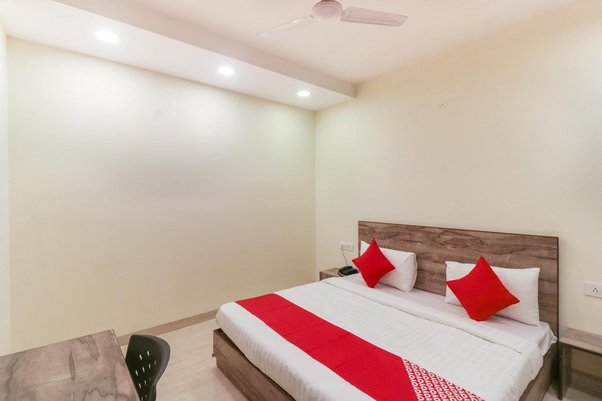 Super Hotel O Comfort Residency Near Artemis Hospital Gurgaon Exterior foto