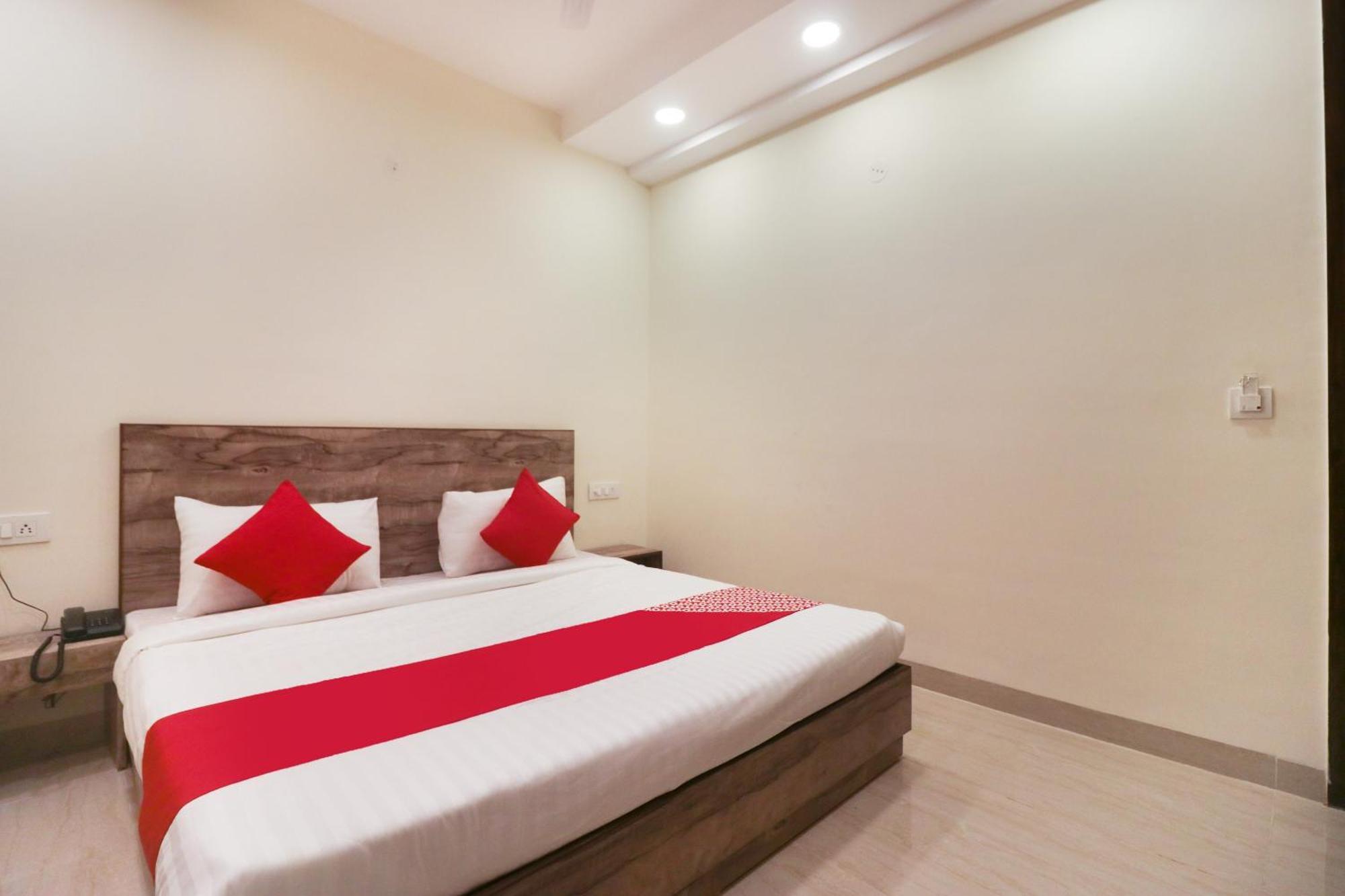 Super Hotel O Comfort Residency Near Artemis Hospital Gurgaon Exterior foto