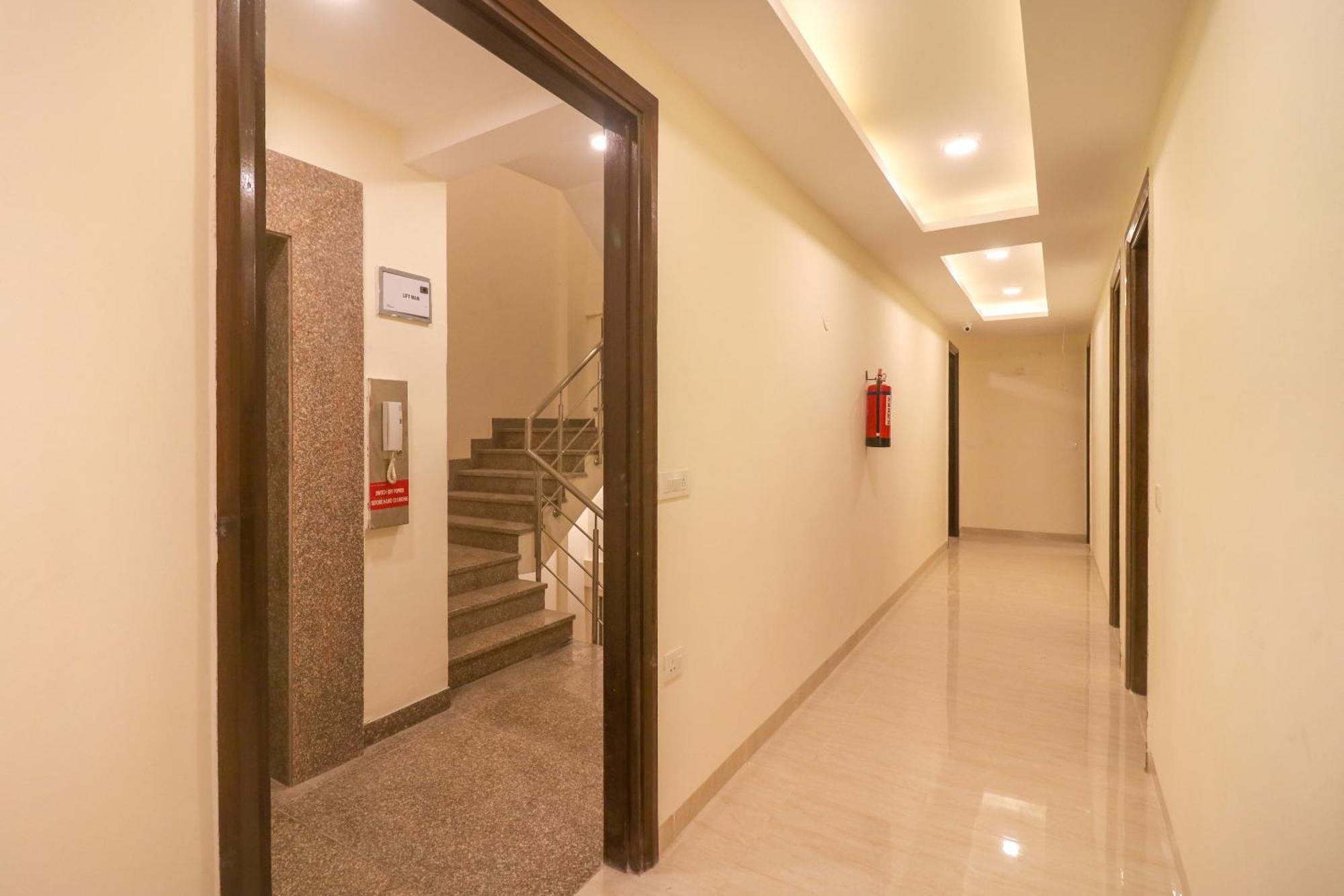 Super Hotel O Comfort Residency Near Artemis Hospital Gurgaon Exterior foto