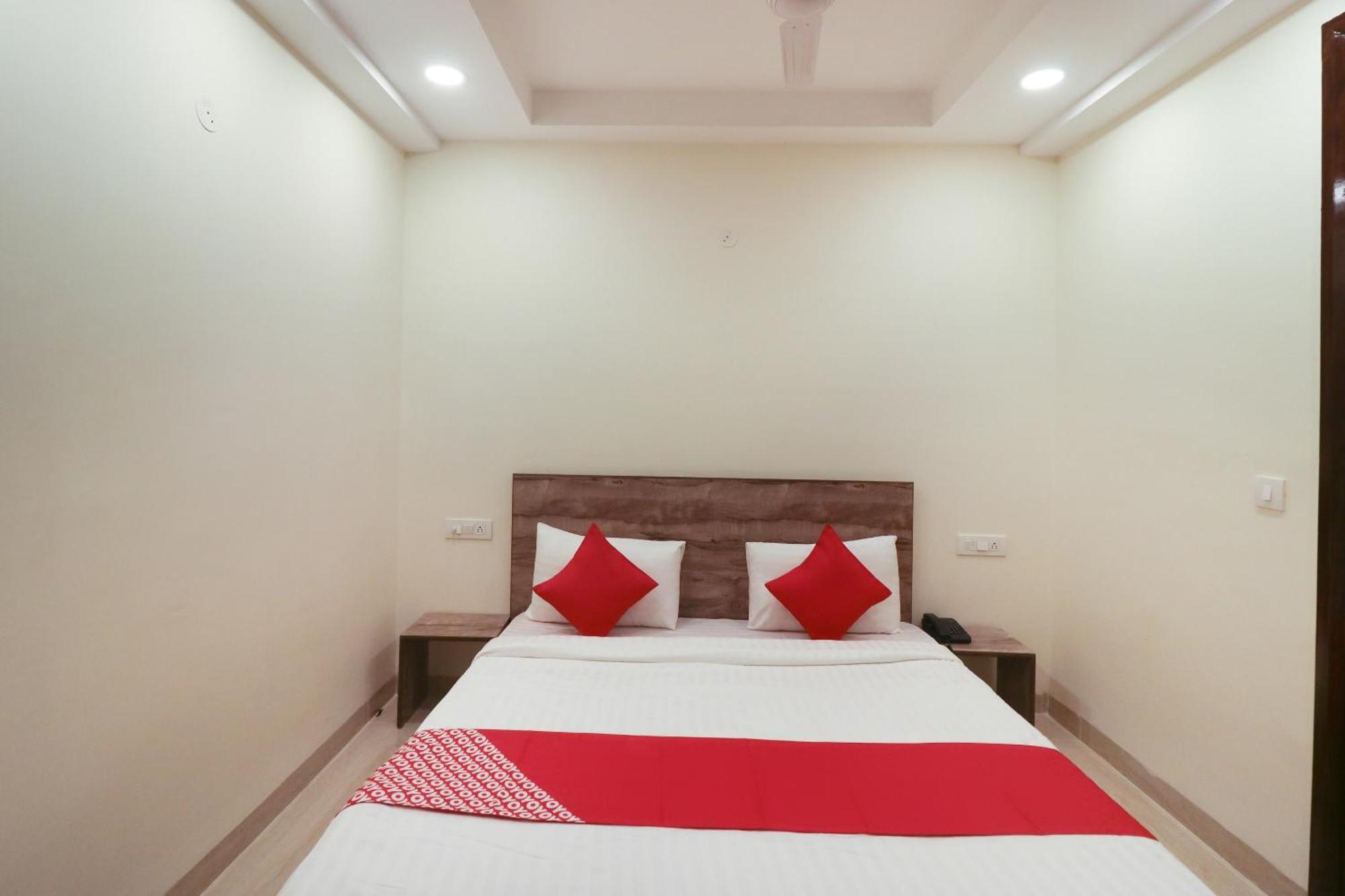 Super Hotel O Comfort Residency Near Artemis Hospital Gurgaon Exterior foto